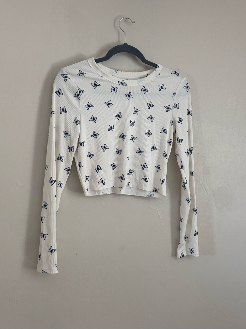 No Boundaries White Long-Sleeve Crop Top with Navy Butterfly Print